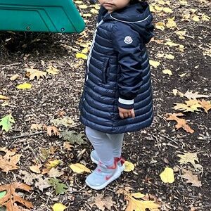 Moncler BLEJAN GIUBOTTO Navy White Trim Cardigan Puffer Toddler Sz 4 Dry Clean